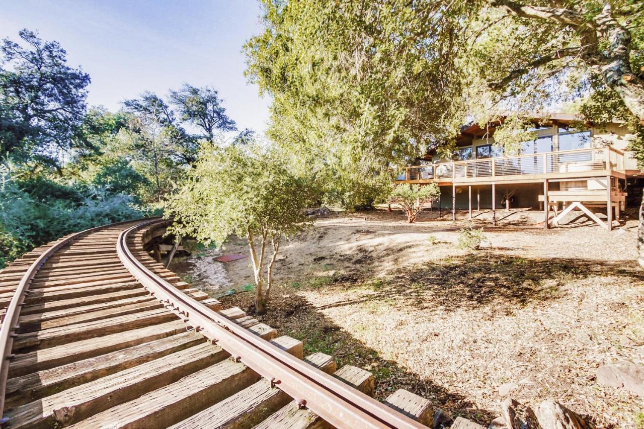 Hot Tub Disney Train Track In Julian Amazing Views Kültér fotó